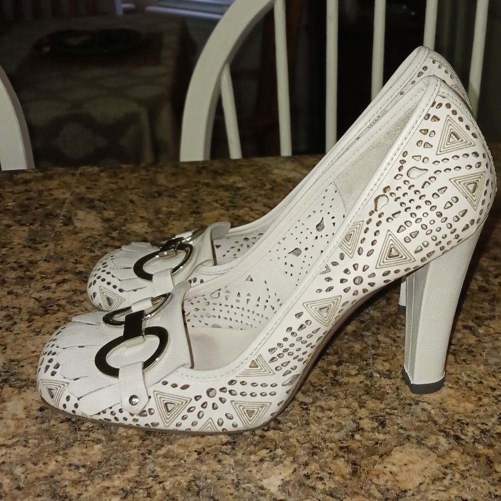 Vince Camuto Cream colored heels